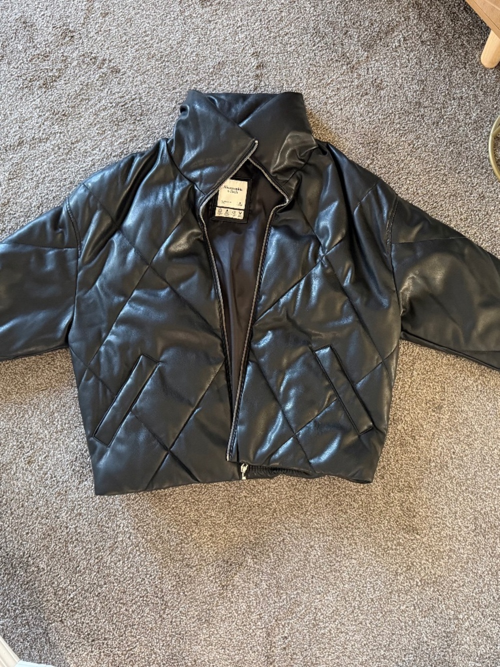 Abercrombie Oversized Vegan Leather Diamond Puffer Jacket Black M